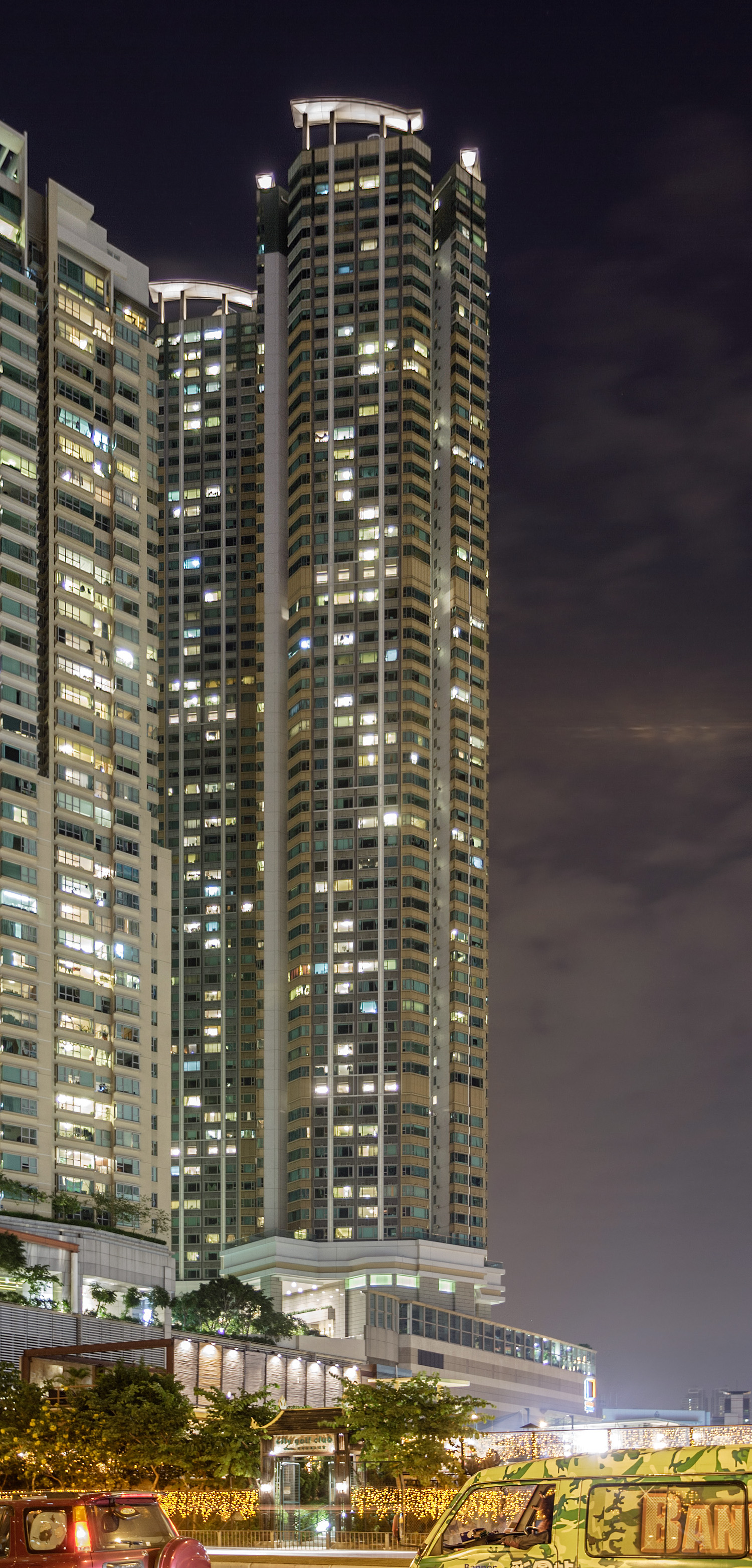 Sorrento Tower 6, Hong Kong - View from the south. © Mathias Beinling